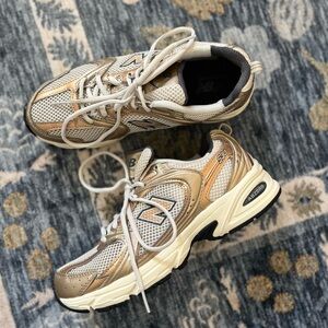 **New Balance 530 Women’s Sneakers in Metallic Gold/Bronze - Size 8.5**